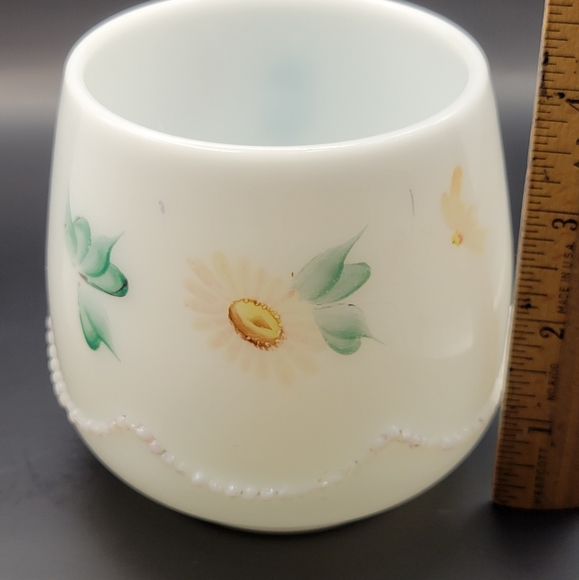 Heisey Beaded Drape Milk Glass Early American Decorative Glass. Set of 2. - Picture 15 of 16